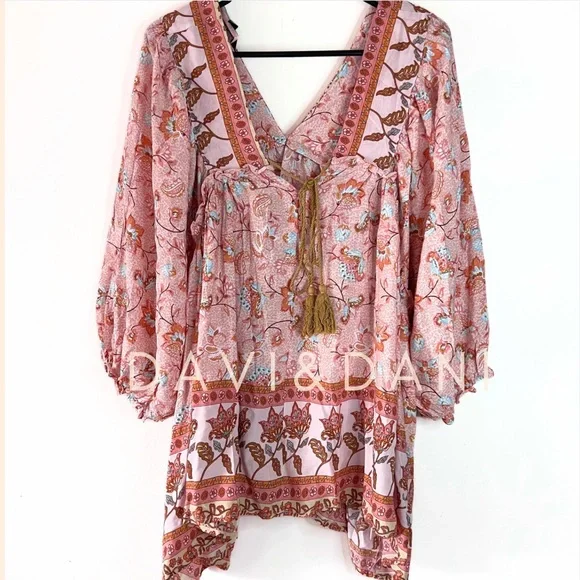 Coral Pullover V Neck Peasant Top; 3/4 sleeve Size: 1XL - Picture 9 of 10